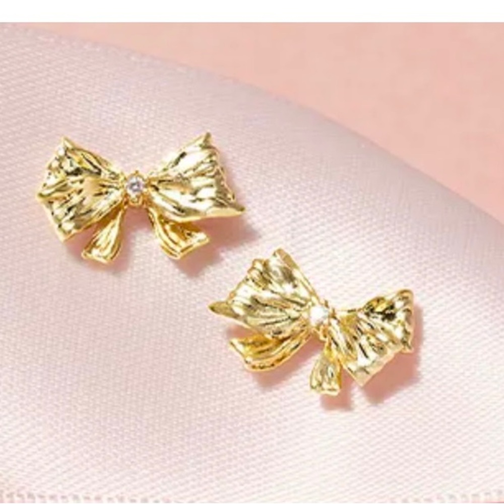 NWT sold out stud bow earrings from Loveshack Fancy Kendra Scott collab